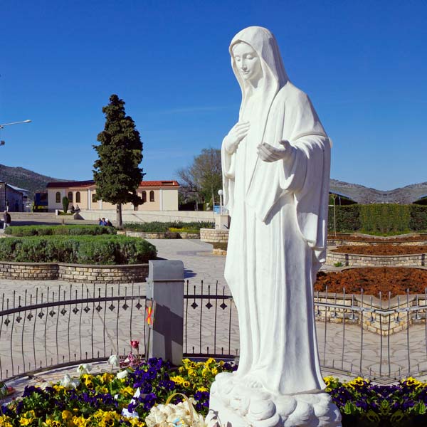 how to decorate mother mary statue at home saint ann chuch pieta statue