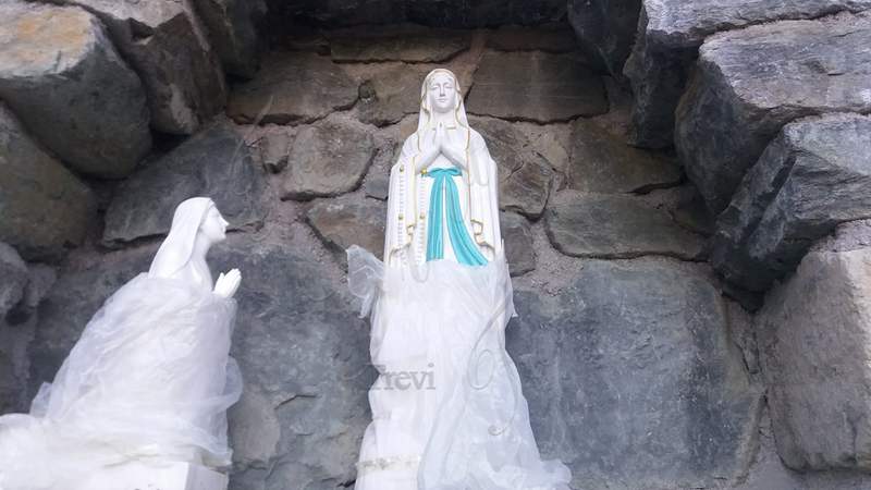 Our lady of grace statue white