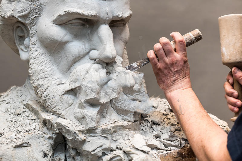 Trevi's professional artists-Trevi Sculpture